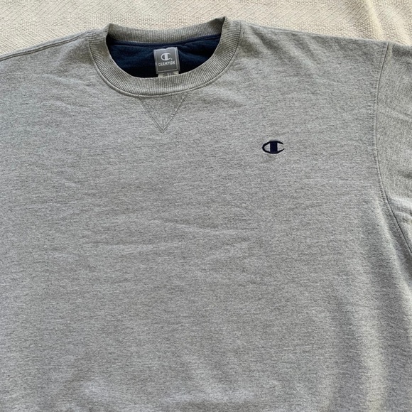 Champion Crewneck - Picture 3 of 6